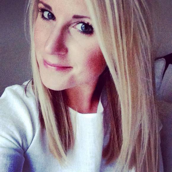 Meet your Posher, Carolyn - Picture 1 of 1